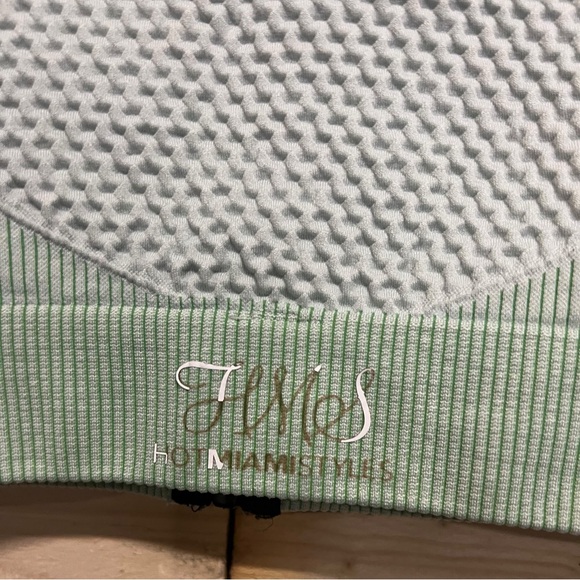 🍁🎉HP🍁🎉Green crop workout jacket - Picture 7 of 8